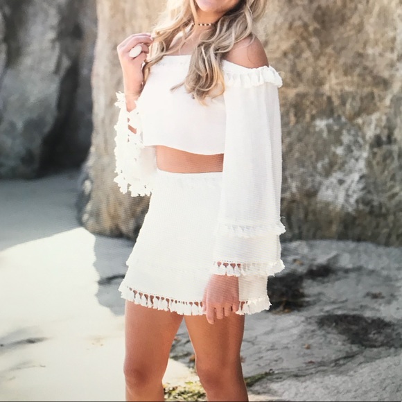 Dresses & Skirts - WHITE TASSEL TWO PIECE SET.